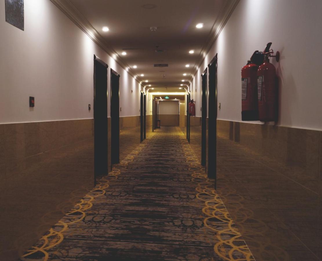 Lavona Tiba Hotel ดัมมัม ภายนอก รูปภาพ